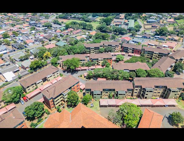107M² BUSINESS FOR SALE IN MONTCLAIR